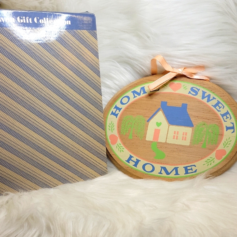 3/$25 Avon Vintage Home Sweet Home Wall Plaque with Ribbon